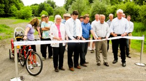 osgoode-link-pathway From Left to Right: Councillor Marianne Wilkinson, MP Pierre Poilievre, Councillor Scott Moffatt, MPP Bob Chiarelli, Councillor Doug Thompson